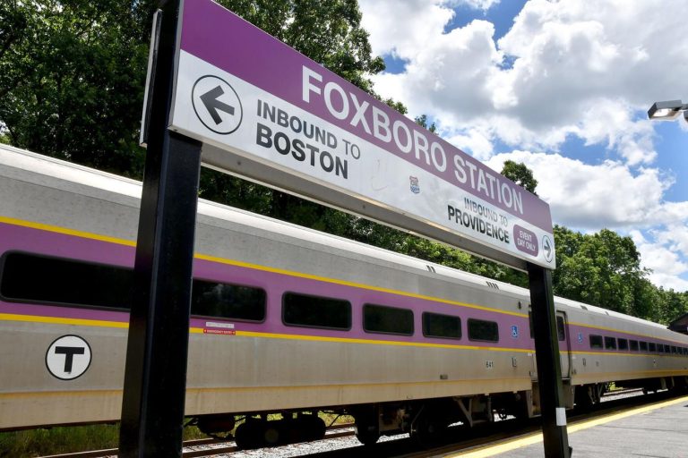 aktuelle informationen zum mbta-verstoß bei der foxboro-station im jahr 2026. erfahren sie mehr über vorfälle, strafen und sicherheitsmaßnahmen.
