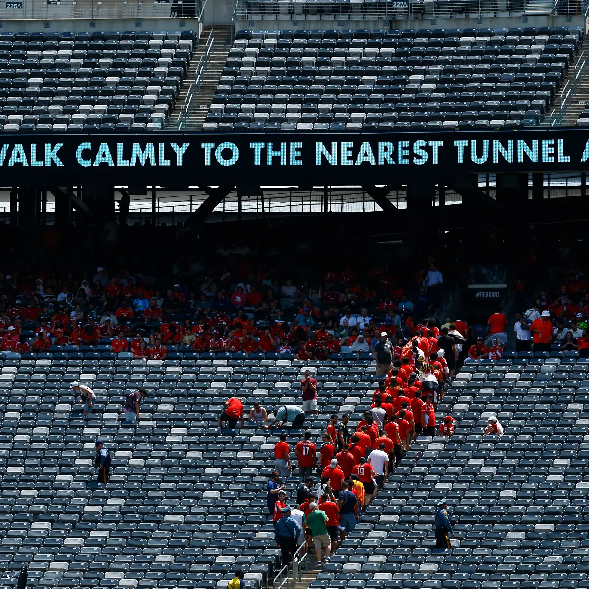 fans sagen wm-tickets ab wegen angst vor eis? erfahren sie mehr über die sorgen und reaktionen rund um die fußball-weltmeisterschaft.