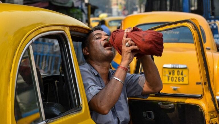 spannendes cricketspiel: indien siegt knapp gegen bangladesch und sichert sich einen wichtigen sieg.