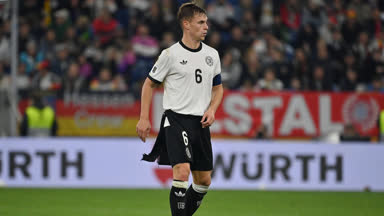 entdecken sie die aktuelle aufstellung der deutschen nationalmannschaft für die wm 2026. erfahren sie alles über spieler, taktik und neuigkeiten zur dfb-auswahl.