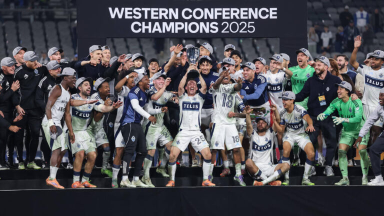 erleben sie das eröffnungswochenende 2026 bei messis ehemaligem klub mit einem zuschauerplus – spannende spiele und mitreißende atmosphäre garantiert!