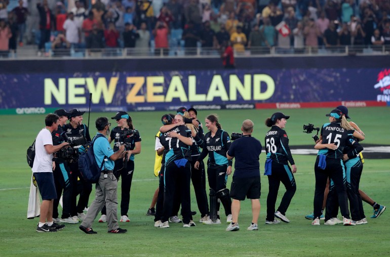 erleben sie das spannende finale der t20 wm zwischen neuseeland und indien live. verpassen sie keinen spieltermin und bleiben sie bestens informiert.