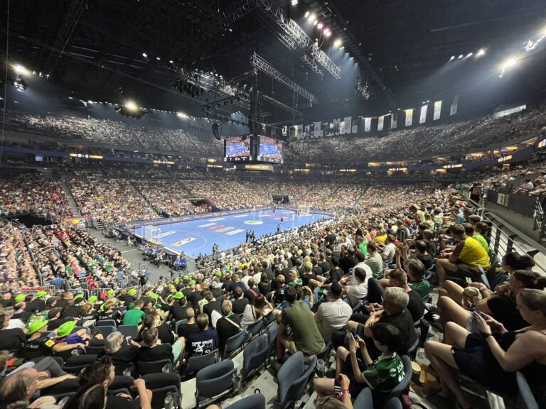 erfahren sie, wann die wm beginnt: datum, uhrzeit, spielpläne und feiern rund um das große fußballereignis.